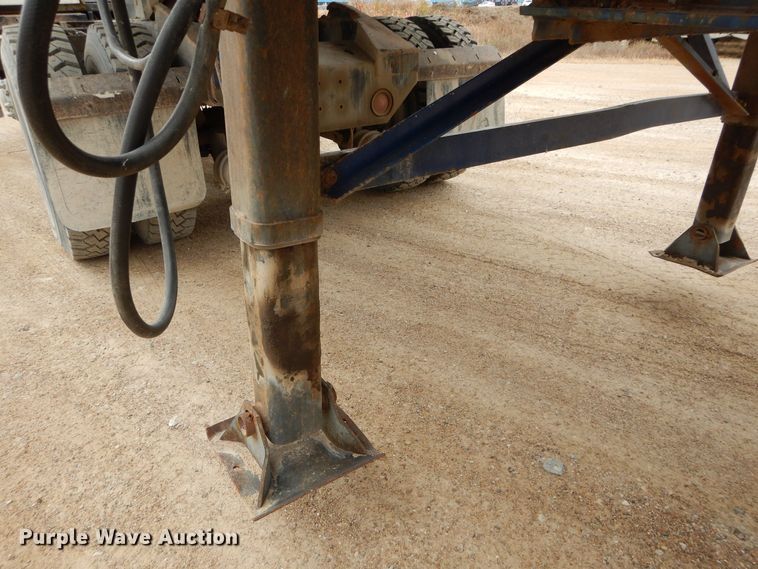 image for item DS6296 2001 Great Dane  extendable flatbed trailer