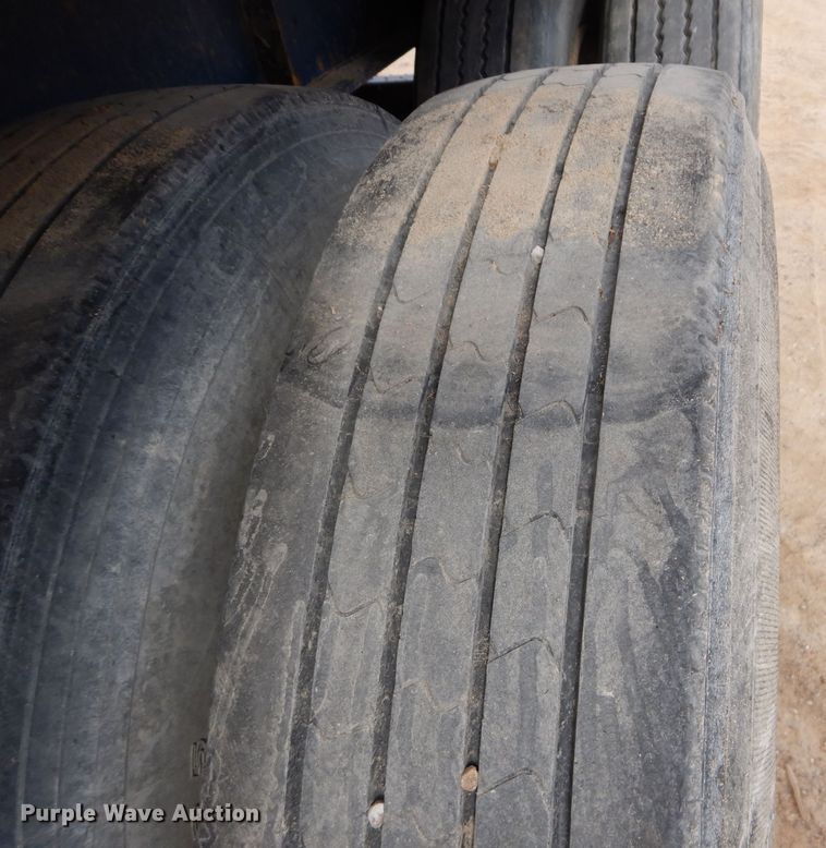 image for item DS6296 2001 Great Dane  extendable flatbed trailer