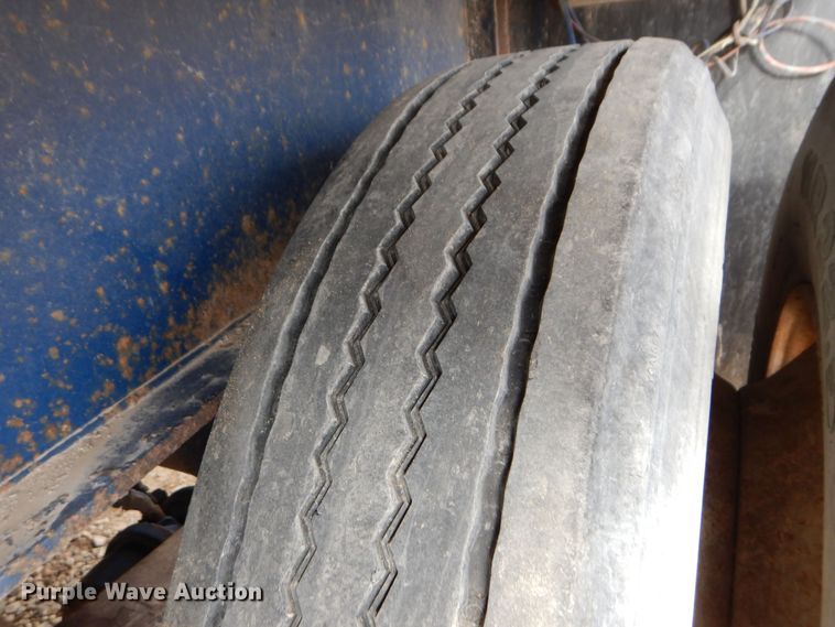 image for item DS6296 2001 Great Dane  extendable flatbed trailer