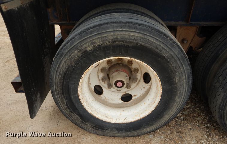 image for item DS6296 2001 Great Dane  extendable flatbed trailer