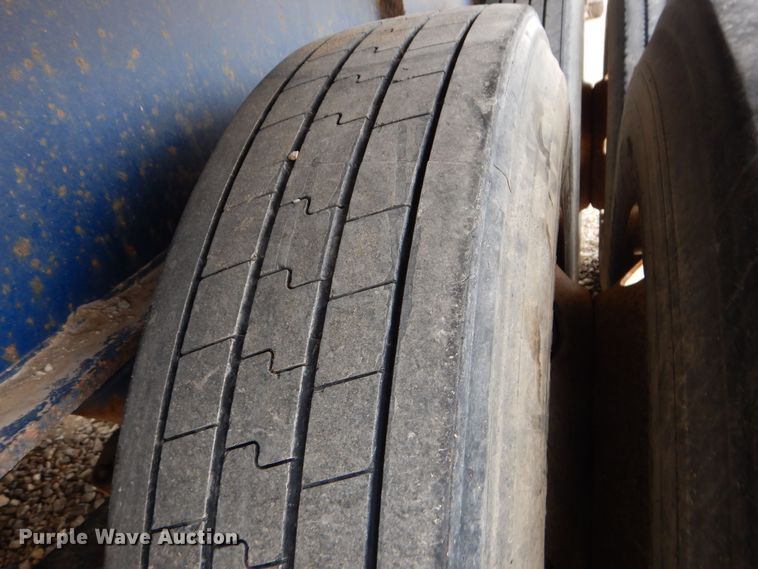 image for item DS6296 2001 Great Dane  extendable flatbed trailer