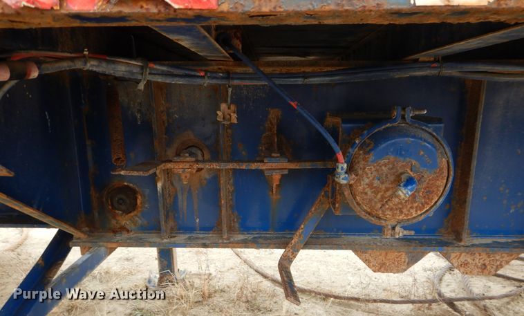 image for item DS6297 2001 Great Dane  extendable flatbed trailer