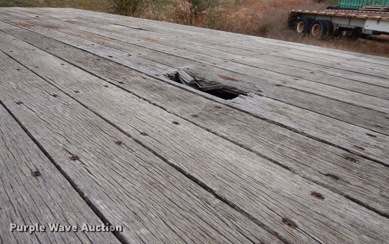 image for item DS6297 2001 Great Dane  extendable flatbed trailer