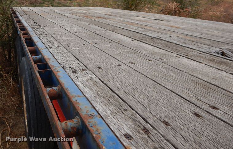 image for item DS6297 2001 Great Dane  extendable flatbed trailer