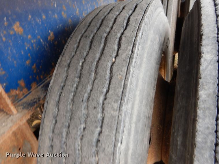 image for item DS6297 2001 Great Dane  extendable flatbed trailer