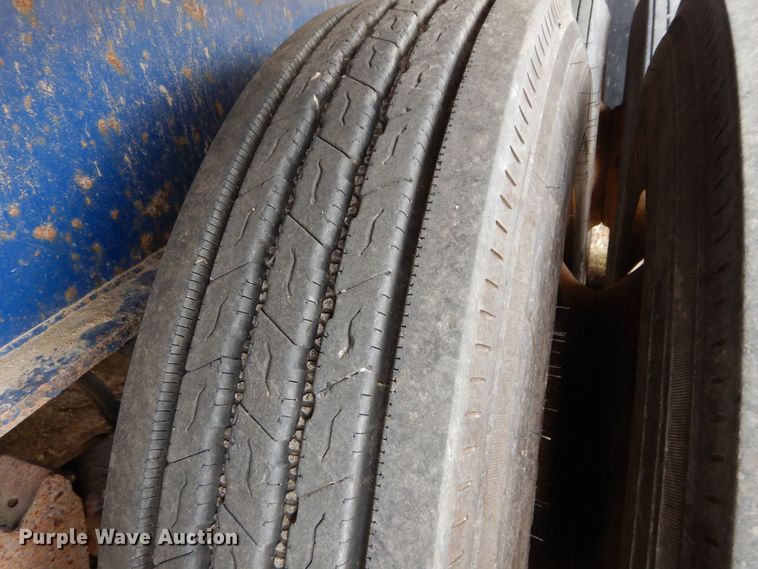 image for item DS6297 2001 Great Dane  extendable flatbed trailer