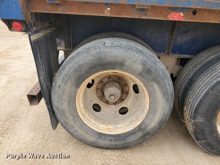 image for item DS6297 2001 Great Dane  extendable flatbed trailer