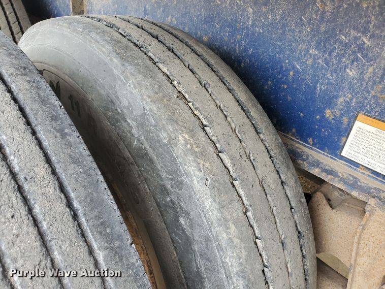 image for item DS6297 2001 Great Dane  extendable flatbed trailer