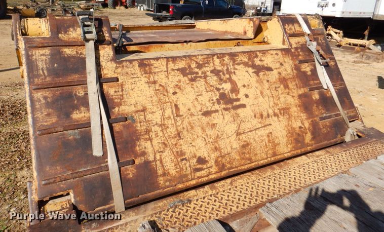 image for item DS8246 1997 Load King 503 DFP  lowboy equipment trailer