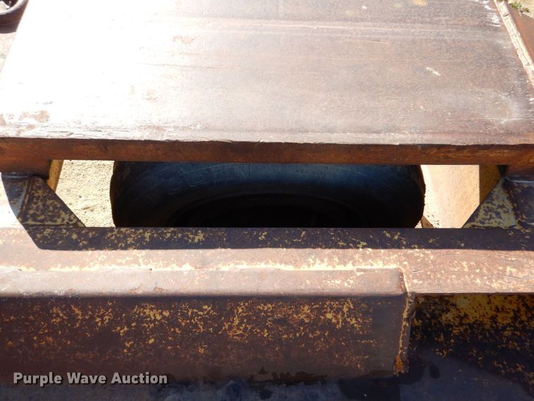 image for item DS8246 1997 Load King 503 DFP  lowboy equipment trailer