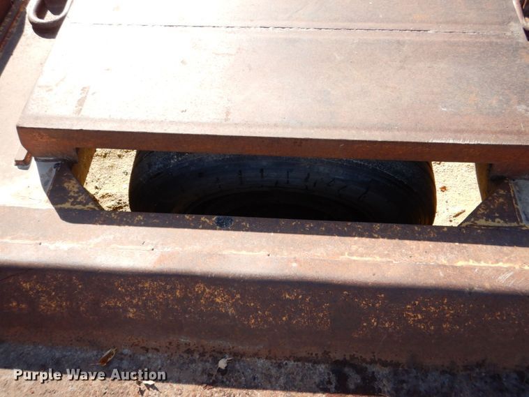 image for item DS8246 1997 Load King 503 DFP  lowboy equipment trailer