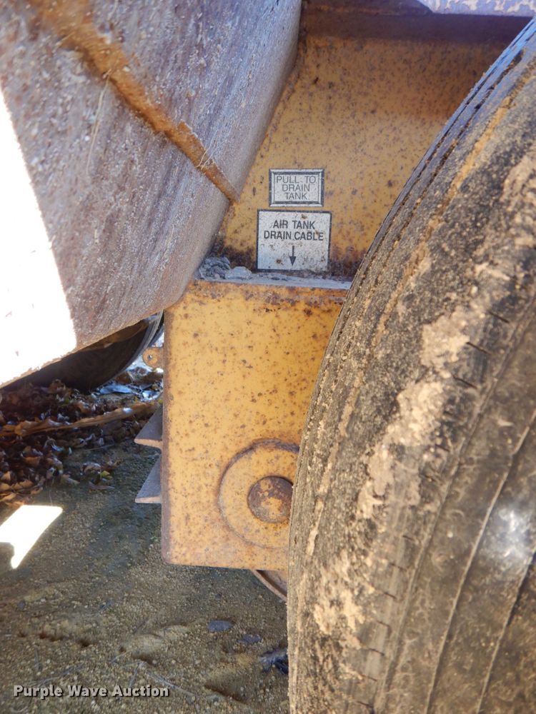 image for item DS8246 1997 Load King 503 DFP  lowboy equipment trailer