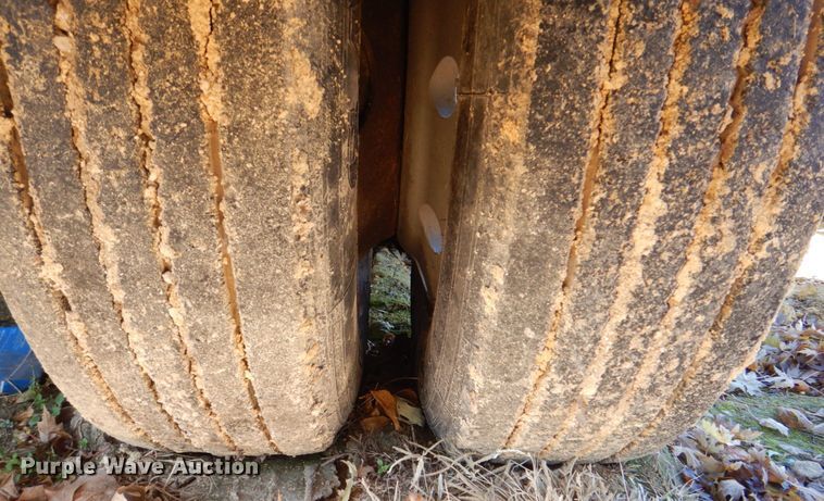 image for item DS8246 1997 Load King 503 DFP  lowboy equipment trailer