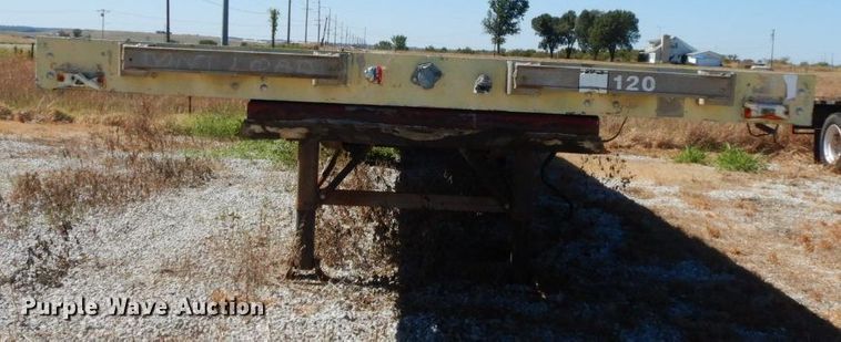 image for item HF9385 1998 Transcraft  flatbed trailer