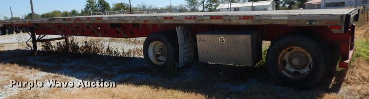 image for item HF9385 1998 Transcraft  flatbed trailer