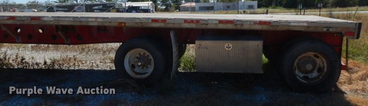 image for item HF9385 1998 Transcraft  flatbed trailer