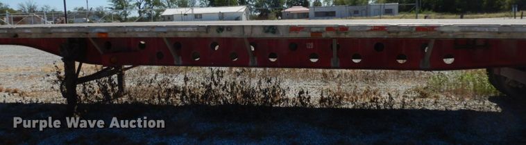 image for item HF9385 1998 Transcraft  flatbed trailer