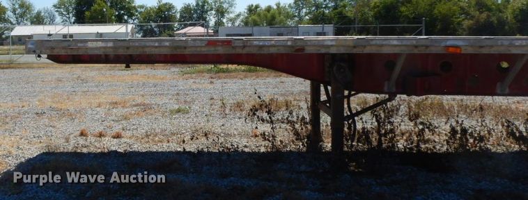 image for item HF9385 1998 Transcraft  flatbed trailer