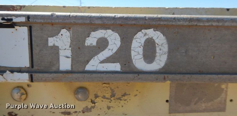 image for item HF9385 1998 Transcraft  flatbed trailer