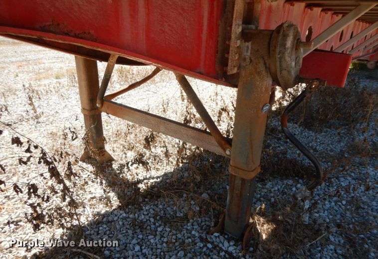 image for item HF9385 1998 Transcraft  flatbed trailer