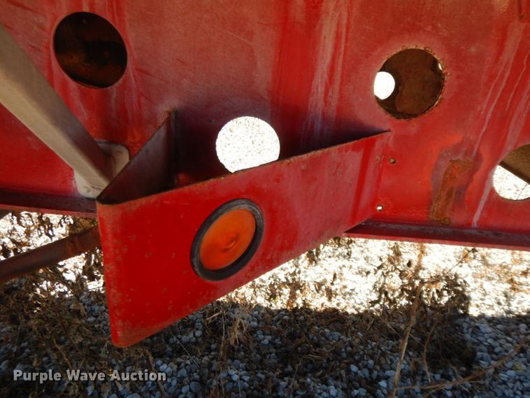 image for item HF9385 1998 Transcraft  flatbed trailer