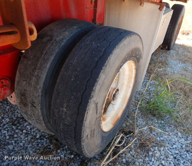 image for item HF9385 1998 Transcraft  flatbed trailer