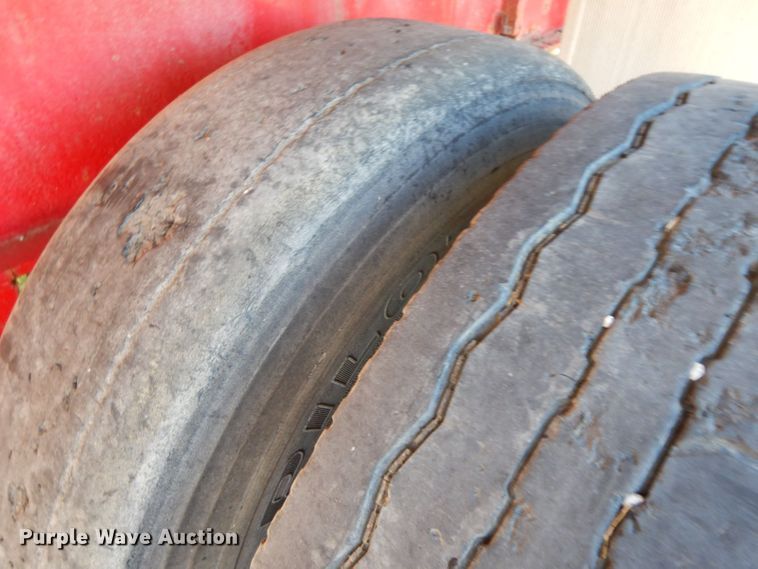 image for item HF9385 1998 Transcraft  flatbed trailer