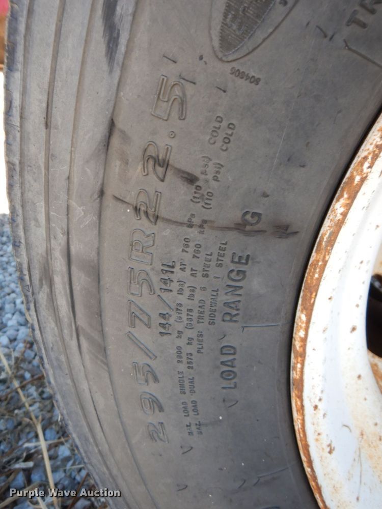 image for item HF9385 1998 Transcraft  flatbed trailer