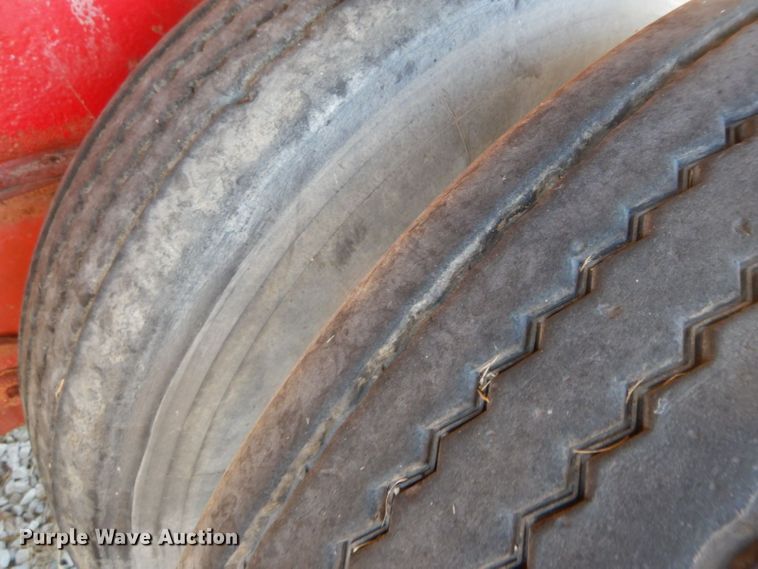 image for item HF9385 1998 Transcraft  flatbed trailer