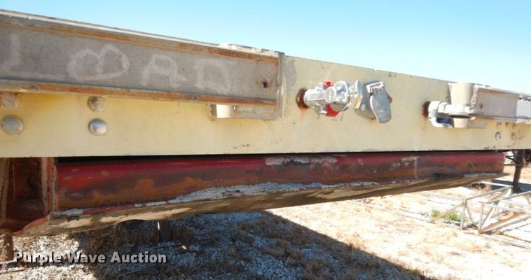 image for item HF9385 1998 Transcraft  flatbed trailer
