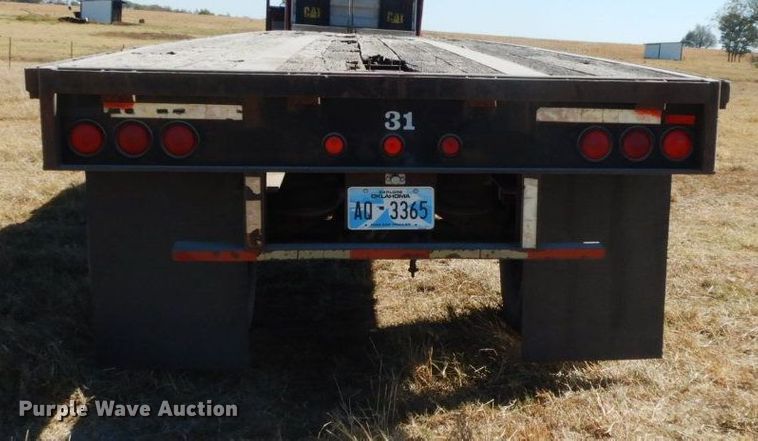 image for item HF9388 1985 Lufkin  flatbed trailer