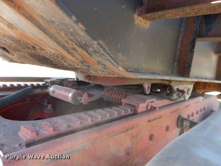 image for item HF9388 1985 Lufkin  flatbed trailer