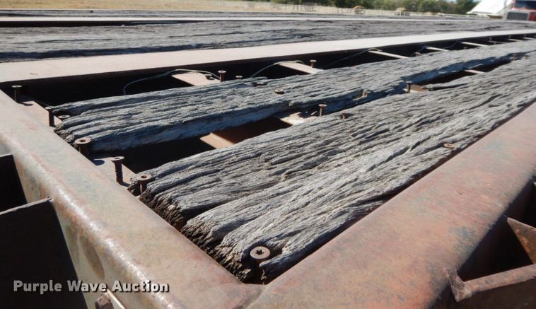 image for item HF9388 1985 Lufkin  flatbed trailer