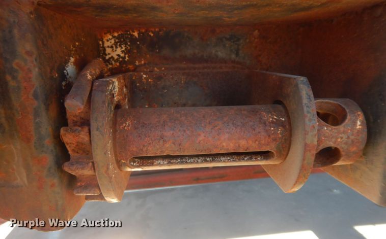 image for item HF9388 1985 Lufkin  flatbed trailer