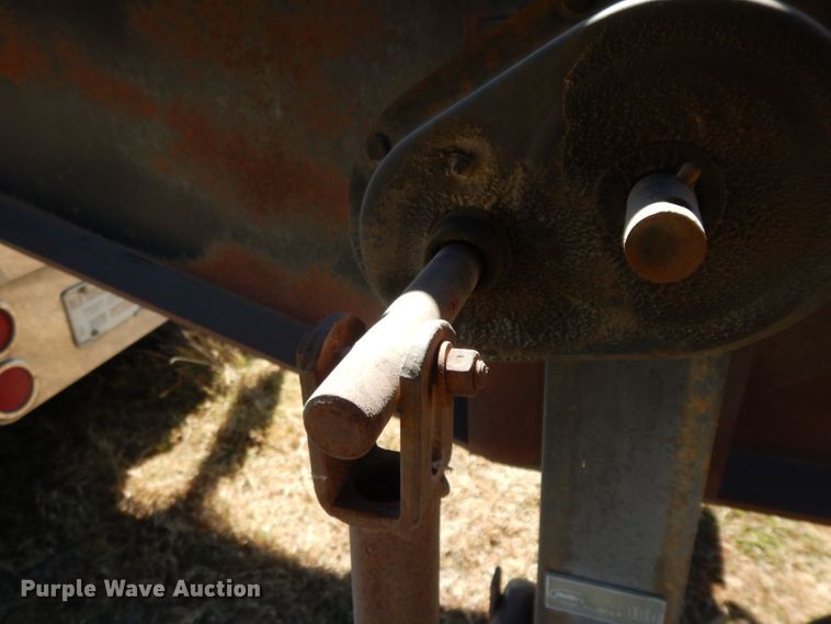 image for item HF9388 1985 Lufkin  flatbed trailer