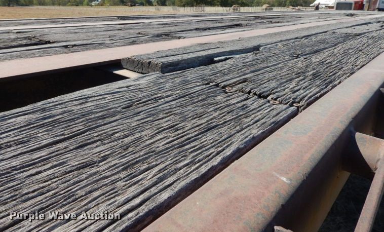 image for item HF9388 1985 Lufkin  flatbed trailer