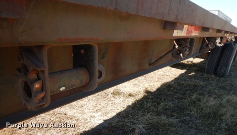 image for item HF9388 1985 Lufkin  flatbed trailer