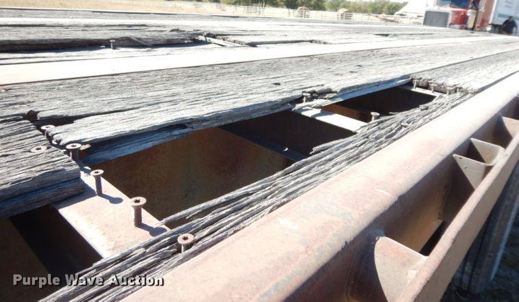 image for item HF9388 1985 Lufkin  flatbed trailer