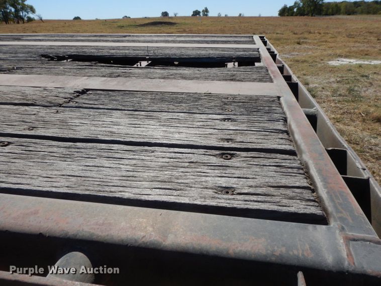 image for item HF9388 1985 Lufkin  flatbed trailer