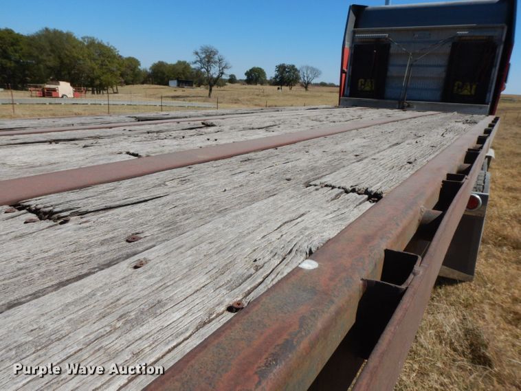 image for item HF9388 1985 Lufkin  flatbed trailer