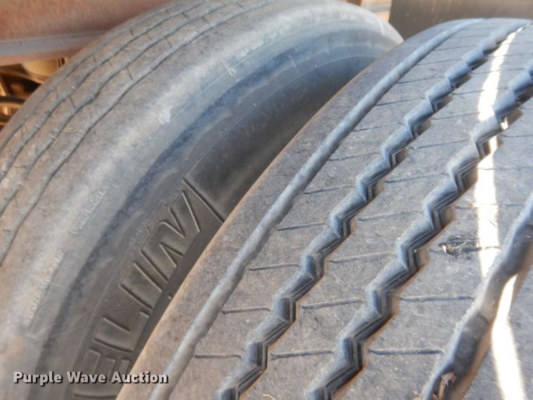 image for item HF9388 1985 Lufkin  flatbed trailer