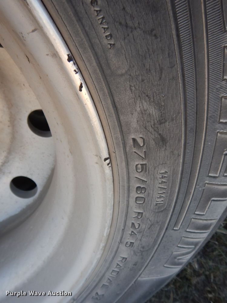 image for item HF9388 1985 Lufkin  flatbed trailer