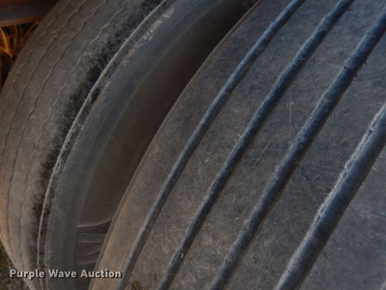 image for item HF9388 1985 Lufkin  flatbed trailer