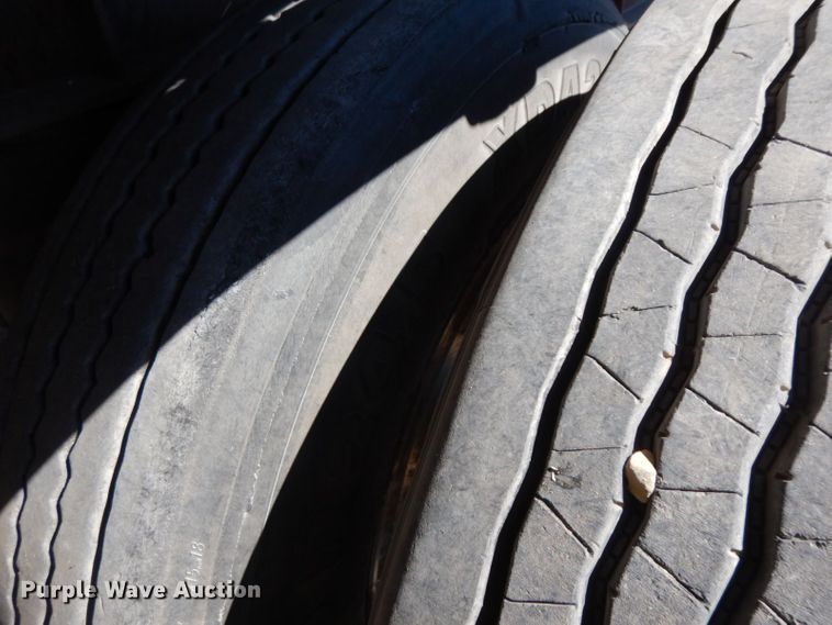 image for item HF9388 1985 Lufkin  flatbed trailer