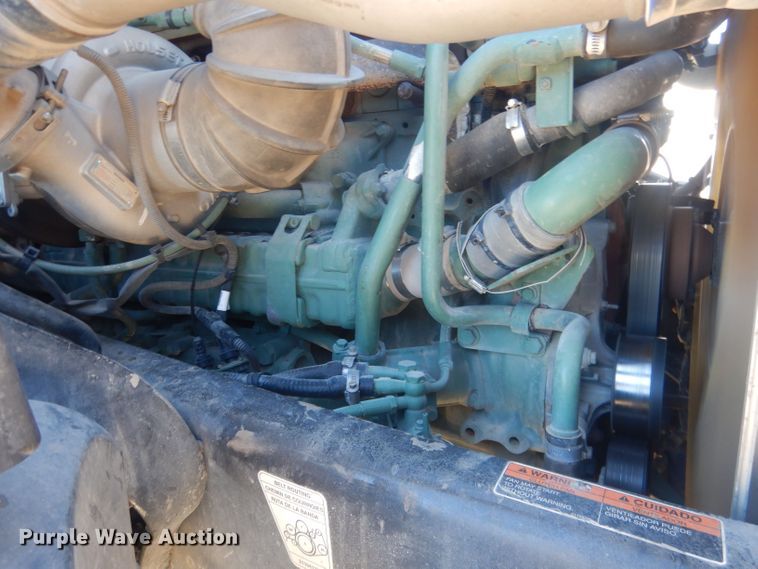 image for item HQ9518 2013 Volvo VNL  semi truck