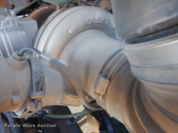 image for item HQ9518 2013 Volvo VNL  semi truck