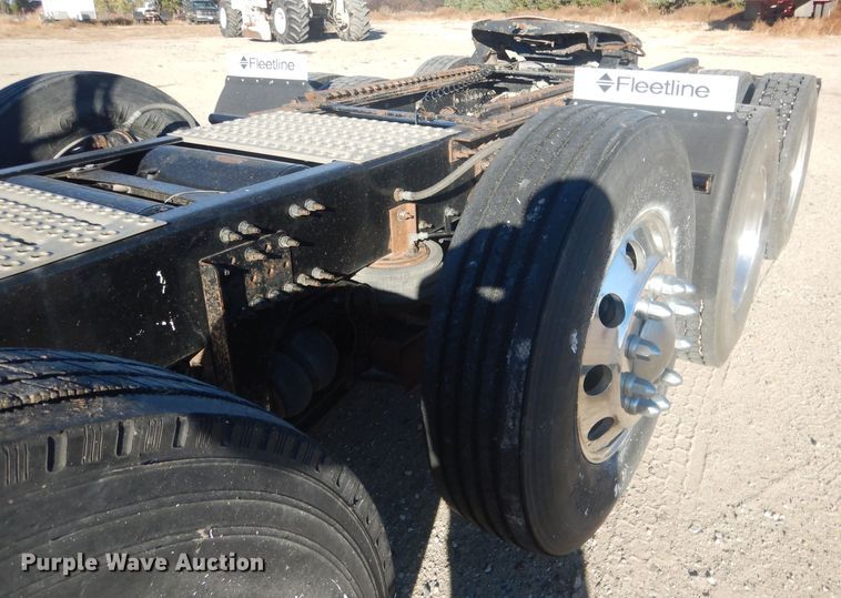 image for item HQ9518 2013 Volvo VNL  semi truck