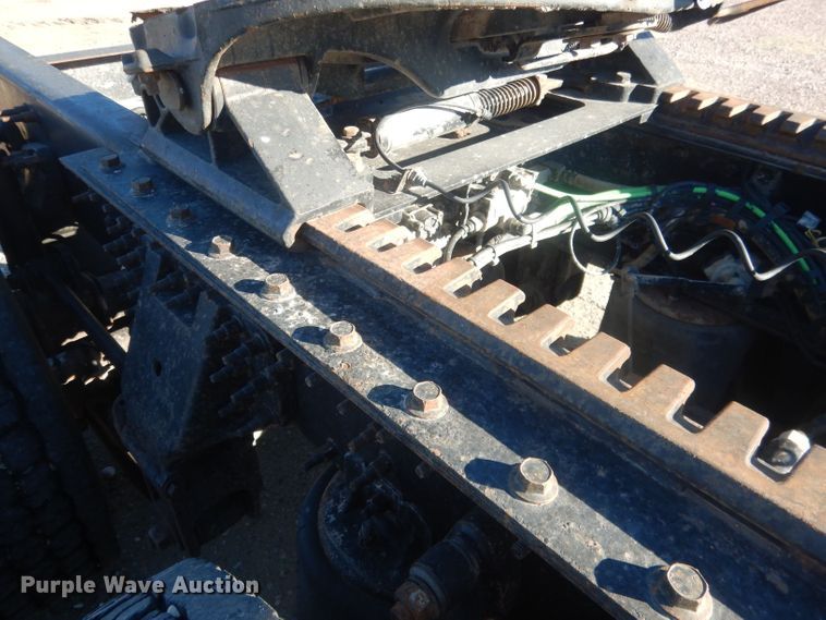 image for item HQ9518 2013 Volvo VNL  semi truck