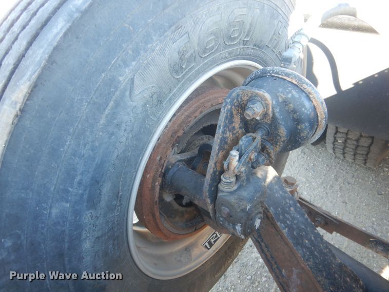 image for item HQ9518 2013 Volvo VNL  semi truck