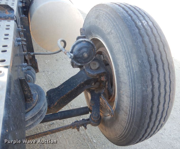 image for item HQ9518 2013 Volvo VNL  semi truck